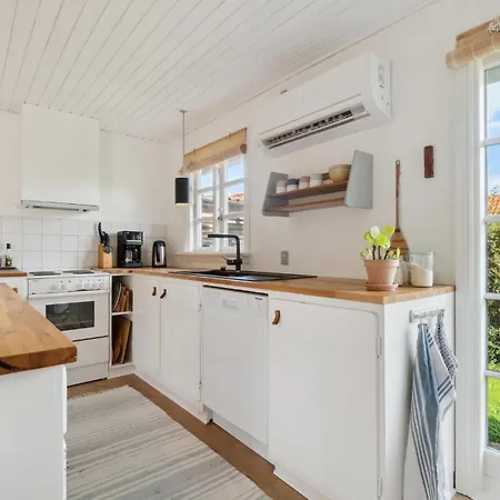 In With Kitchen Holiday home Gudhjem