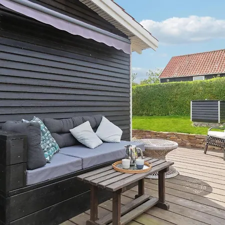 Prázdninový dům In With Kitchen *