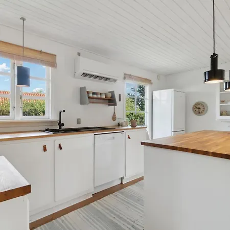 In With Kitchen