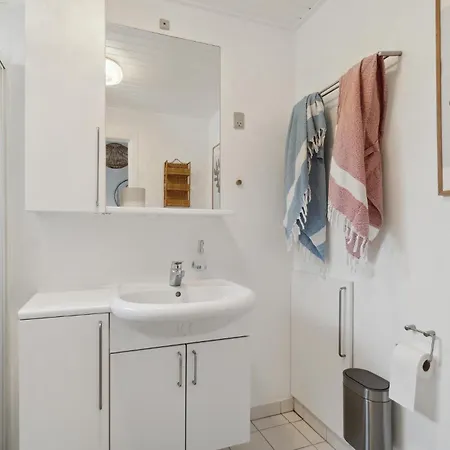 In With Kitchen Gudhjem