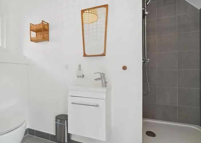 Vakantiehuis In With Kitchen Gudhjem