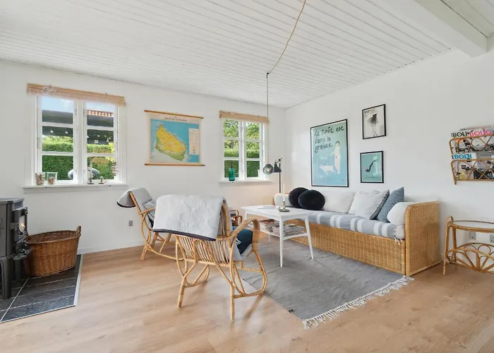 Vakantiehuis In With Kitchen Gudhjem